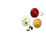 Jeweils eine Schale mit Ketchup, Senf und Majonaise